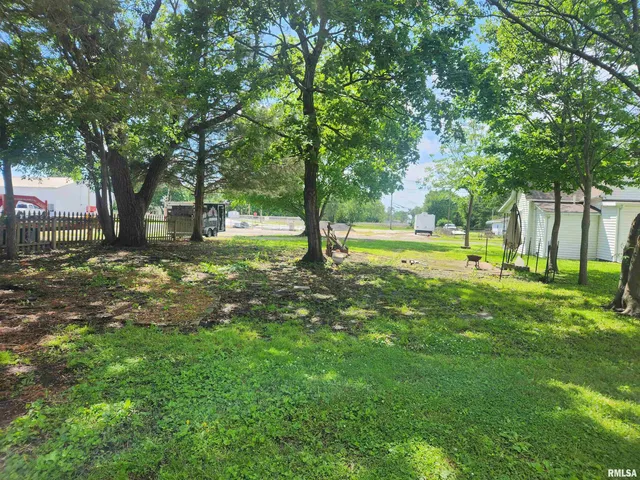 $10,000 | 408 South Duckworth Street, Pinckneyville, IL 62274