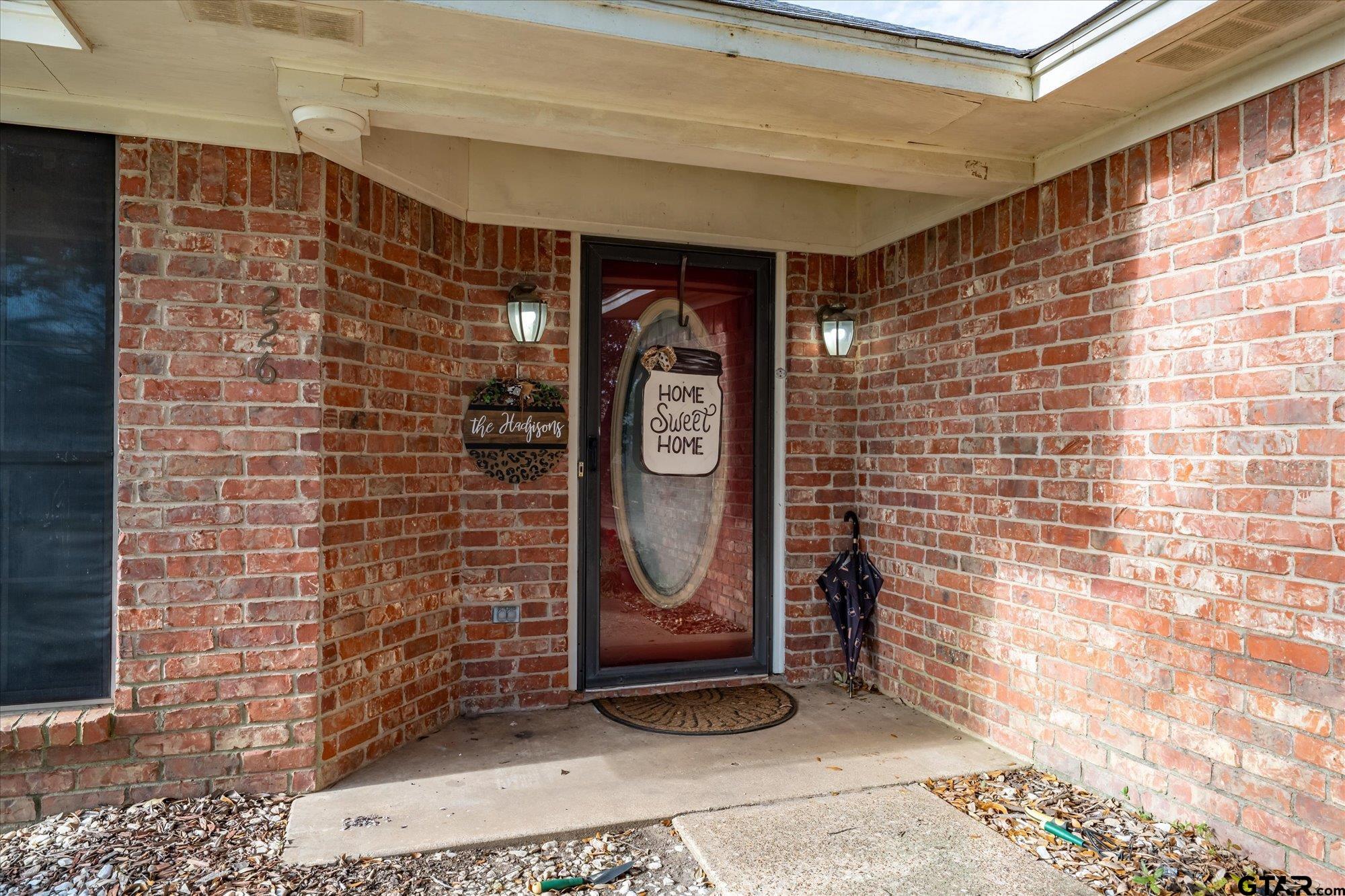 226 Colonial Circle Athens, TX 75751 - Photo 2 of 29