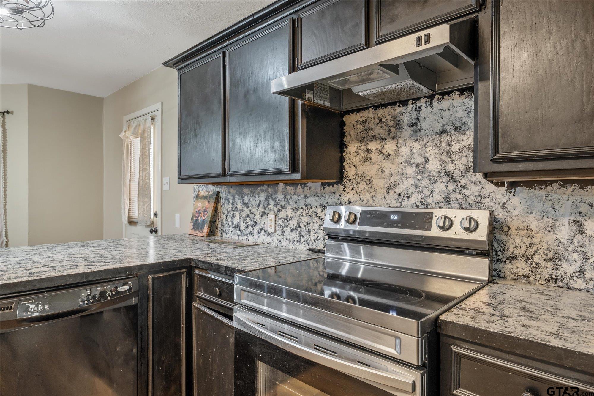 226 Colonial Circle Athens, TX 75751 - Photo 8 of 29