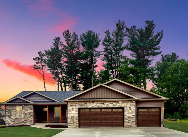 $415,900 | 1622 Elderberry Street Southeast, De Motte, IN 46310