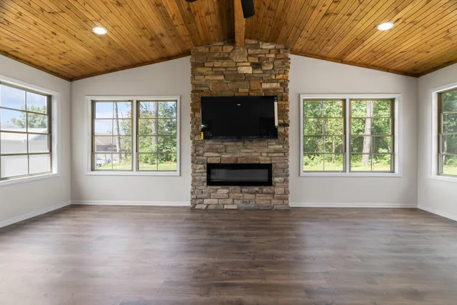 $415,900 | 1622 Elderberry Street Southeast, De Motte, IN 46310