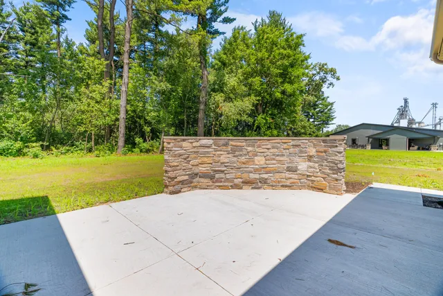 $415,900 | 1622 Elderberry Street Southeast, De Motte, IN 46310