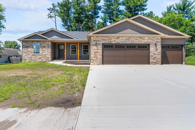 $415,900 | 1622 Elderberry Street Southeast, De Motte, IN 46310