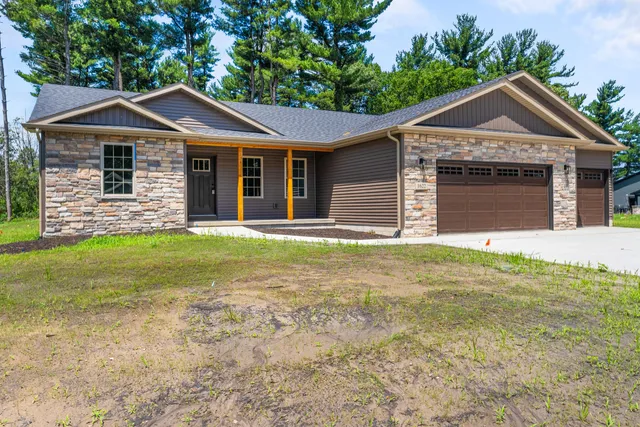 $415,900 | 1622 Elderberry Street Southeast, De Motte, IN 46310