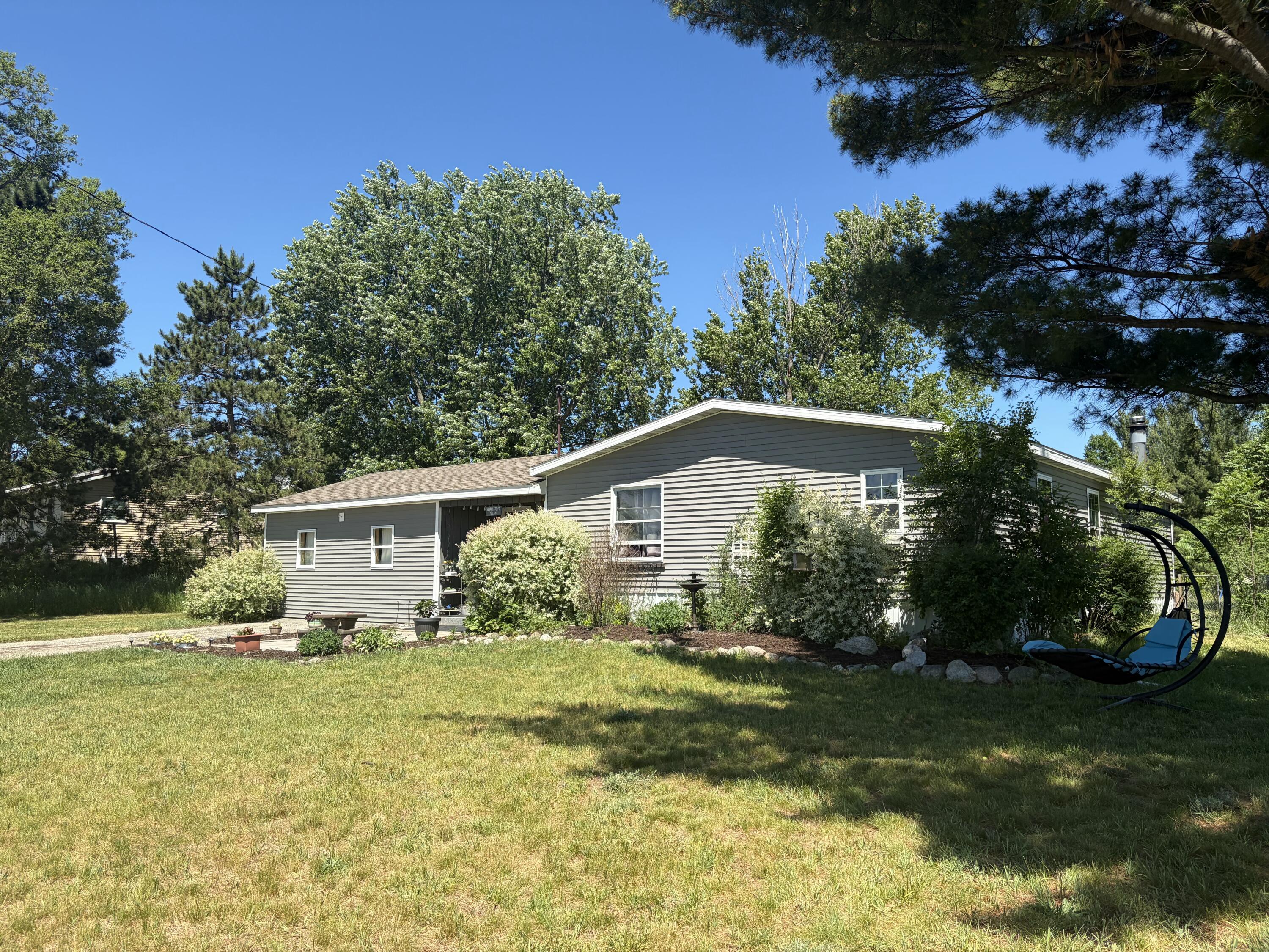 1901 18 Mile Road Kent City, MI 49330 - Photo 27 of 29 1000003545