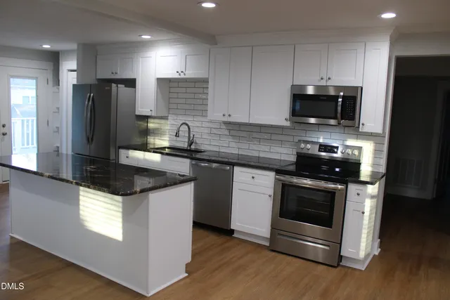 $2,600 | 2812 Mayview Road, Raleigh, NC 27607