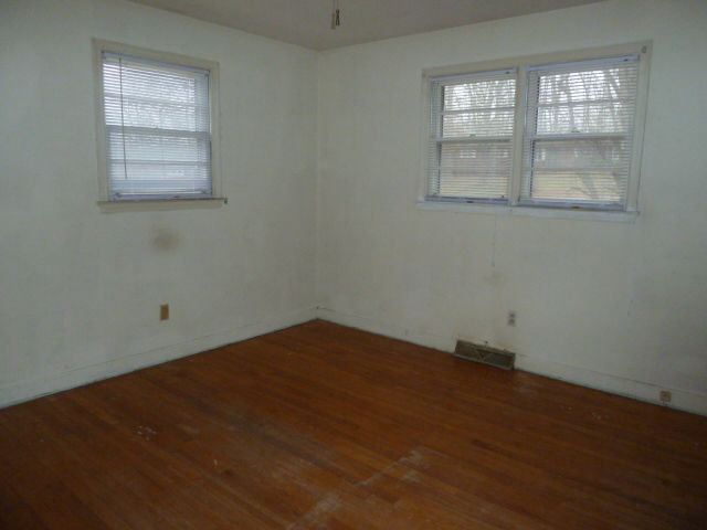 111 State Rd S-37-381 Seneca, SC 29678 - Photo 5 of 13 Gallery Image 5