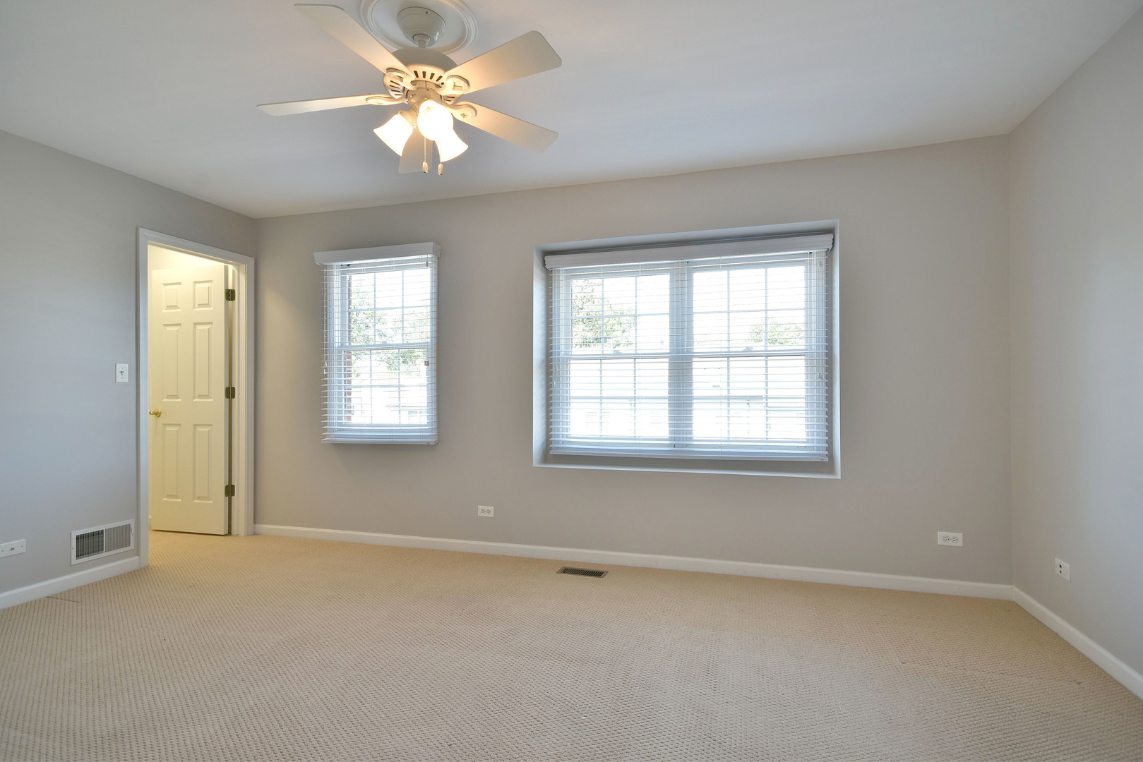202 North Addison Avenue Elmhurst, IL 60126 - Photo 20 of 36 a view of an empty room with a window