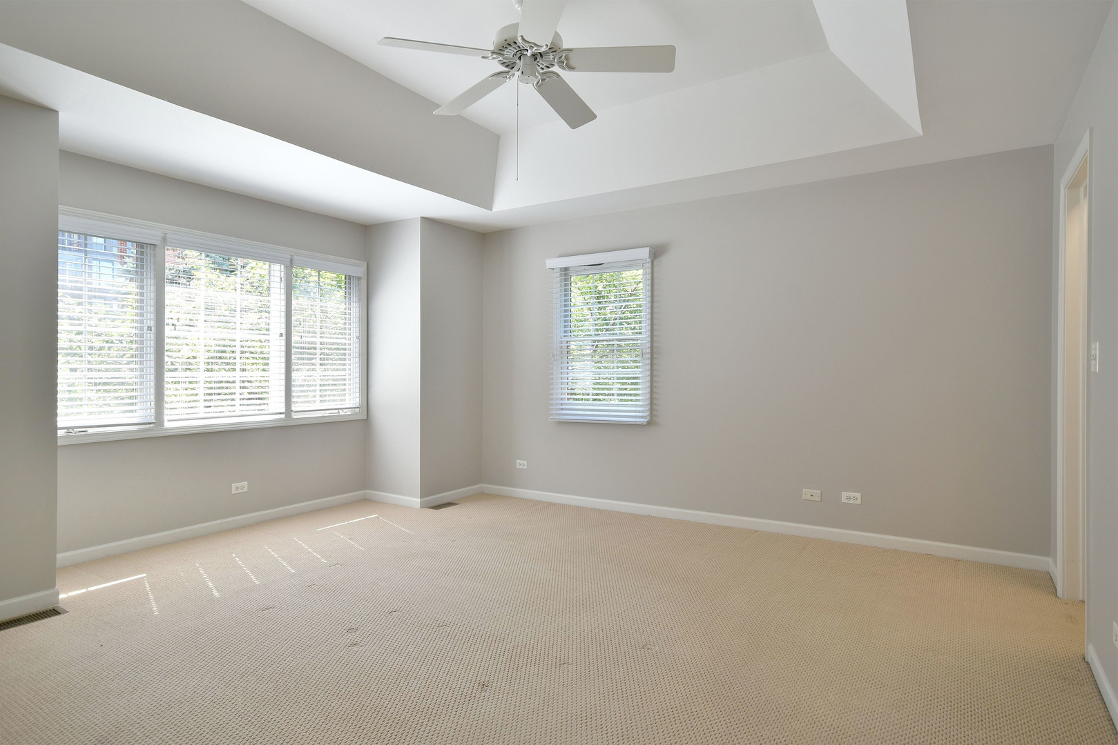 202 North Addison Avenue Elmhurst, IL 60126 - Photo 23 of 36 an empty room with windows and fan