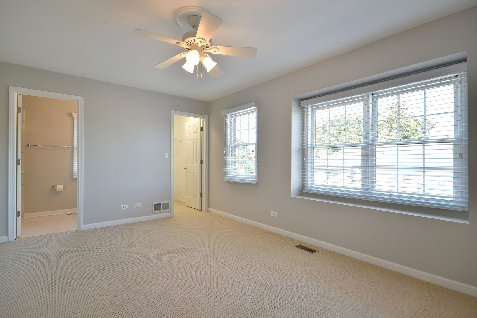 202 North Addison Avenue Elmhurst, IL 60126 - Photo 28 of 36 a view of an empty room with a window