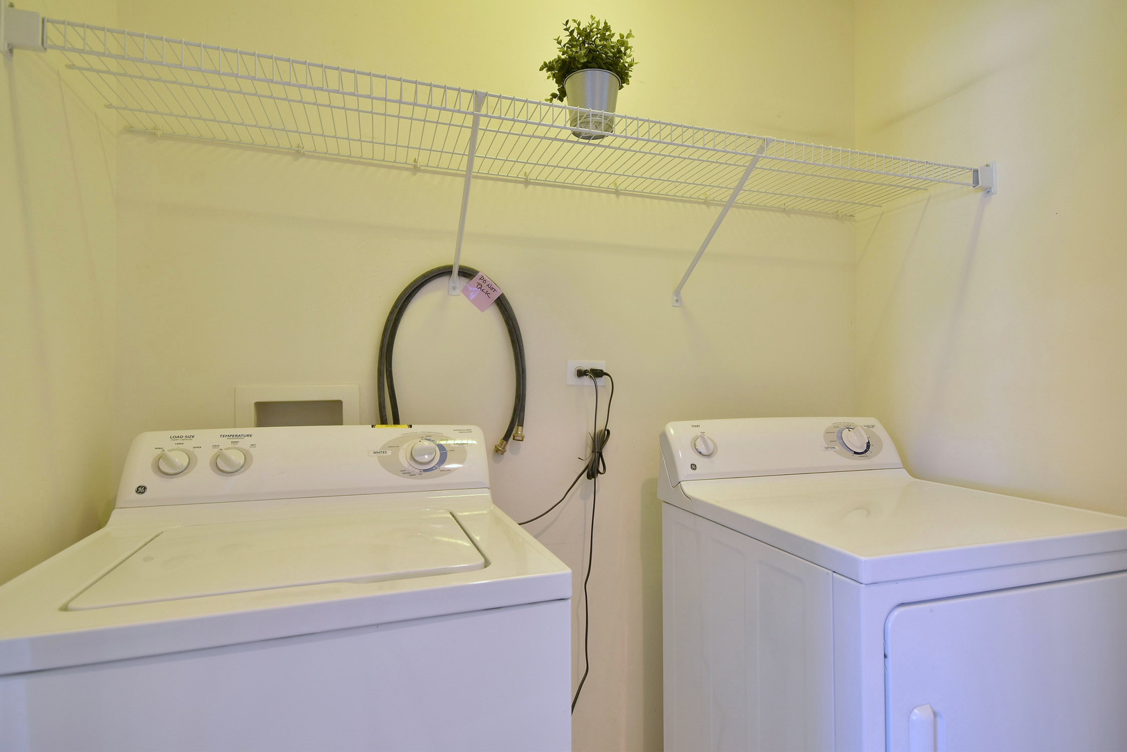 202 North Addison Avenue Elmhurst, IL 60126 - Photo 32 of 36 a utility room with dryer and washer