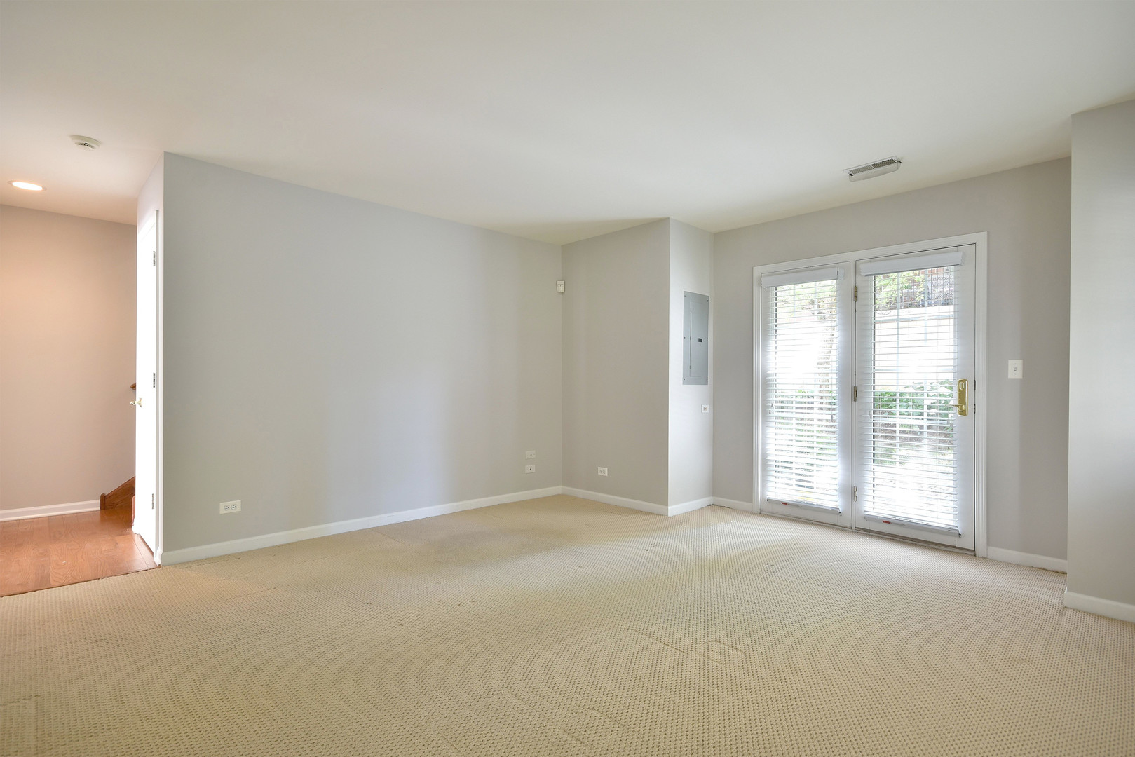 202 North Addison Avenue Elmhurst, IL 60126 - Photo 33 of 36 a view of an empty room with a window