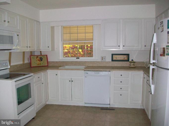 1407 Morgan Station Road Woodbine, MD 21797 - Photo 6 of 21 Beautiful new kitchen.