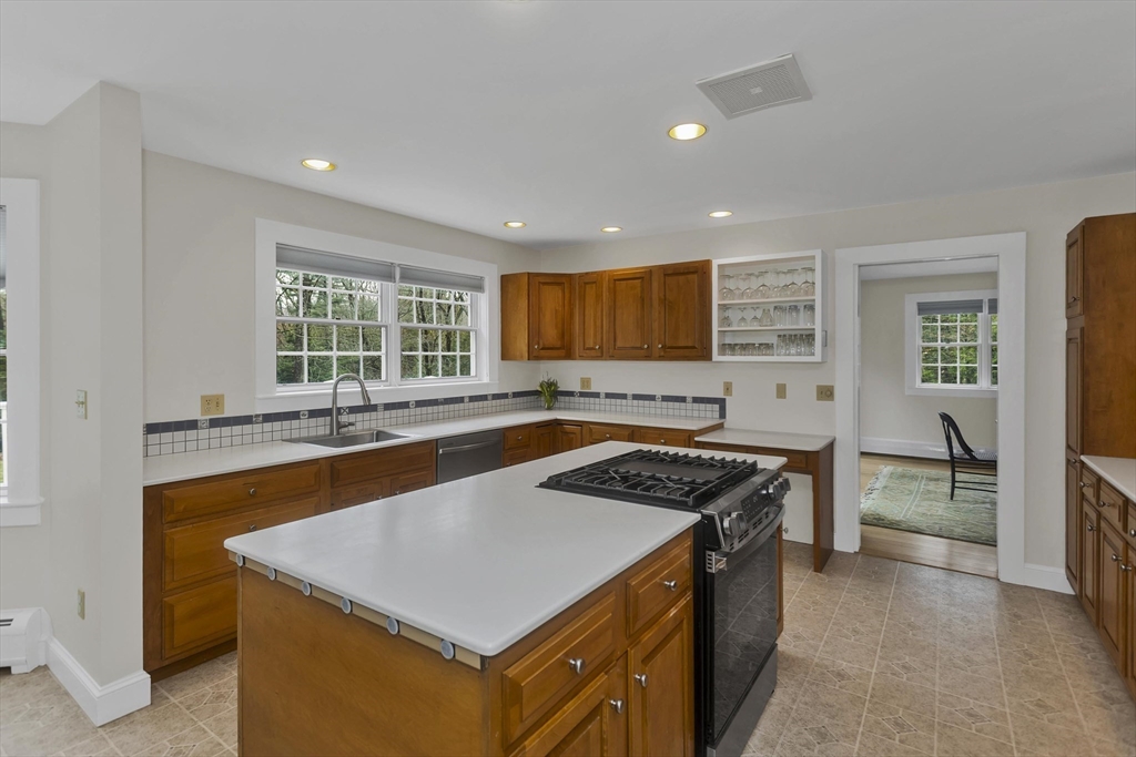 36 Trillium Way Amherst, MA 01002 - Photo 22 of 42