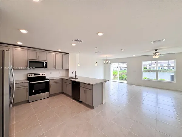 $1,950 | 15031 Caspian Tern Court, Unit 102, Fort Myers, FL 33917