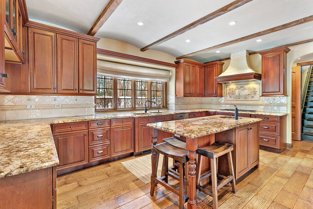 285 Rugby Road North Barrington, IL 60010 - Photo 12 of 45