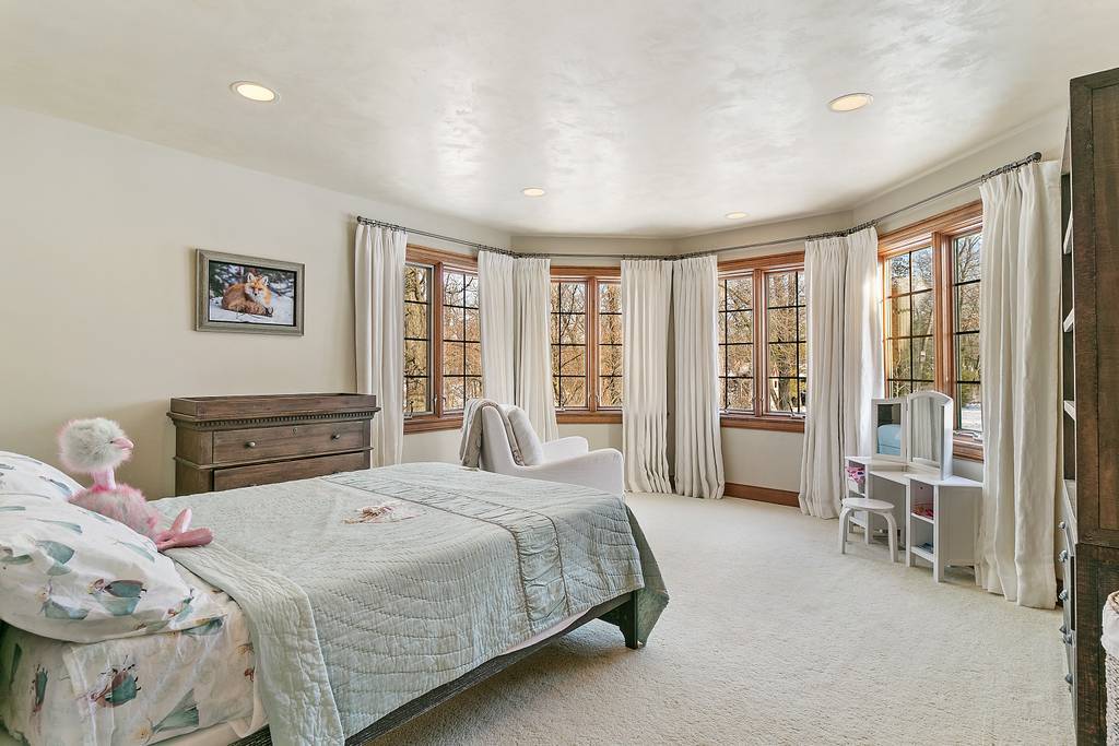 285 Rugby Road North Barrington, IL 60010 - Photo 19 of 45