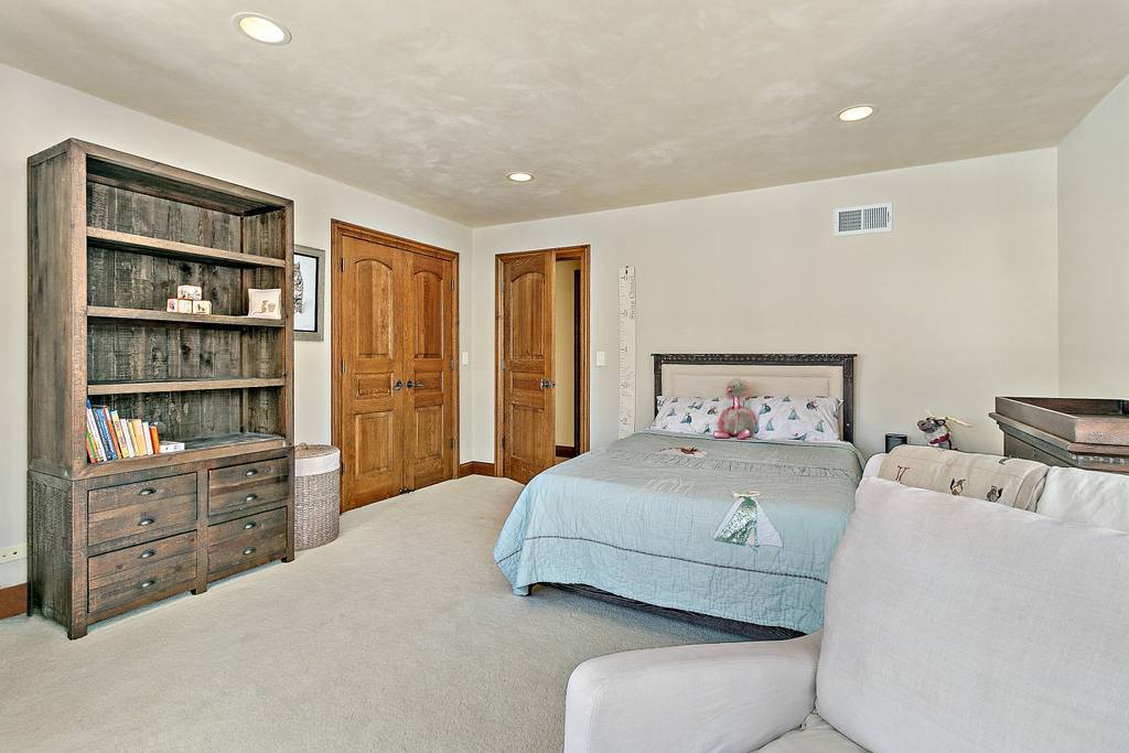 285 Rugby Road North Barrington, IL 60010 - Photo 20 of 45