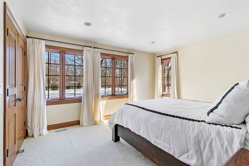 285 Rugby Road North Barrington, IL 60010 - Photo 24 of 45