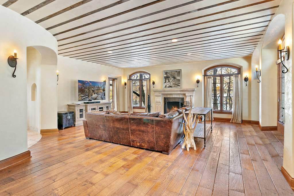 285 Rugby Road North Barrington, IL 60010 - Photo 6 of 45