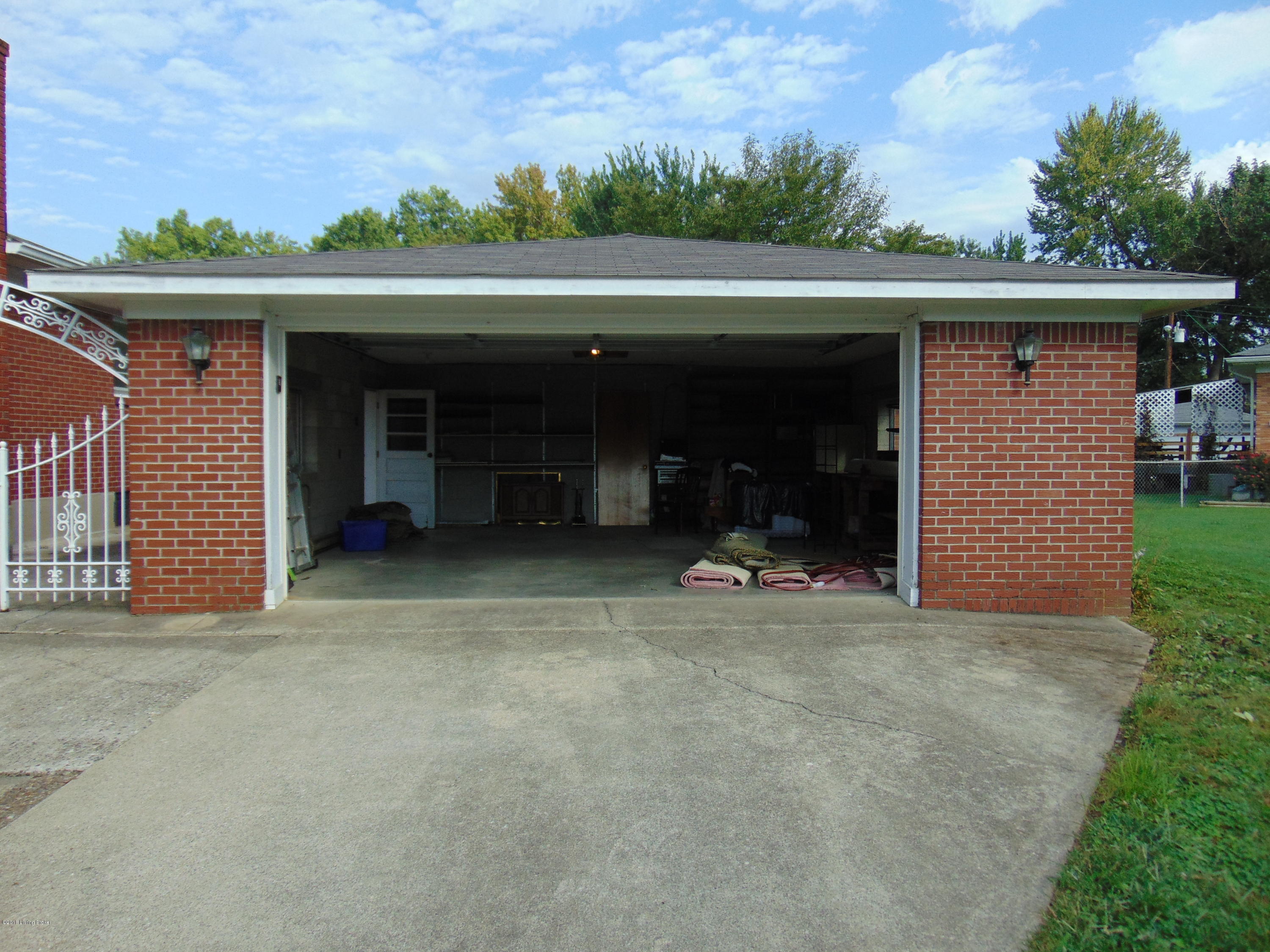 4405 Leeds Road Louisville, KY 40216 - Photo 9 of 58 DSC02936