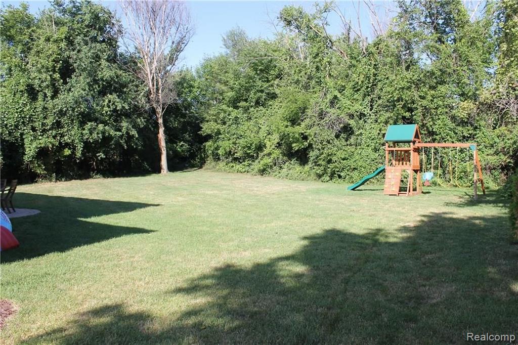 2726 Forest View Court Rochester Hills, MI 48307 - Photo 19 of 19