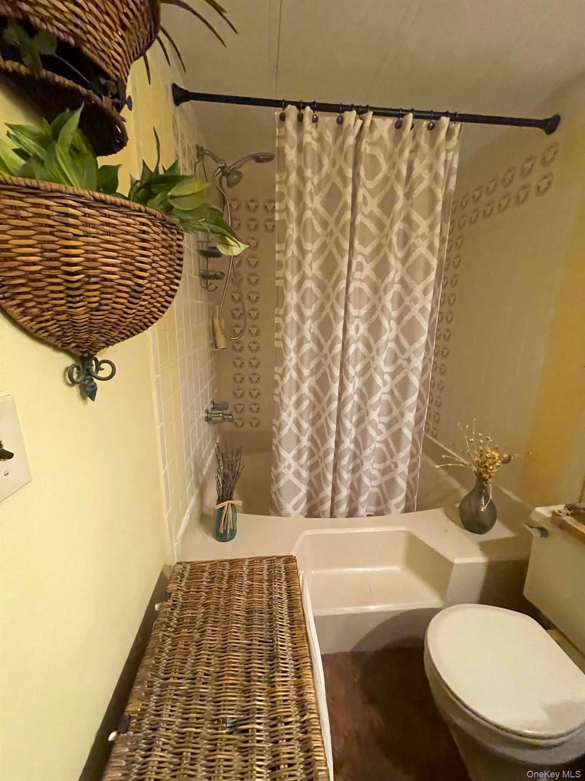 1661 Old Country Road, Unit 383 Riverhead, NY 11901 - Photo 12 of 29