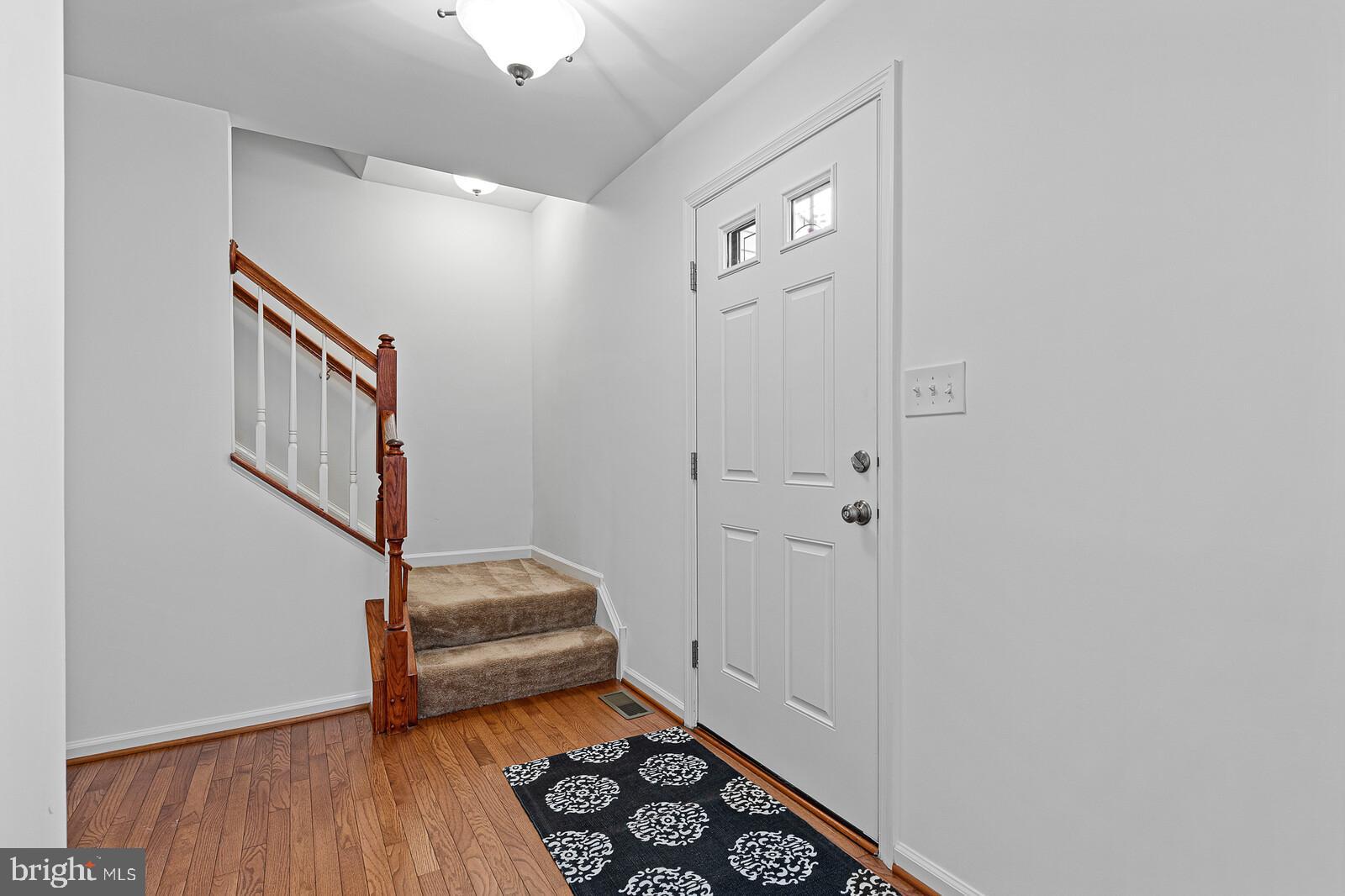 217 Aberdeen Way Townsend, DE 19734 - Photo 3 of 26 Foyer