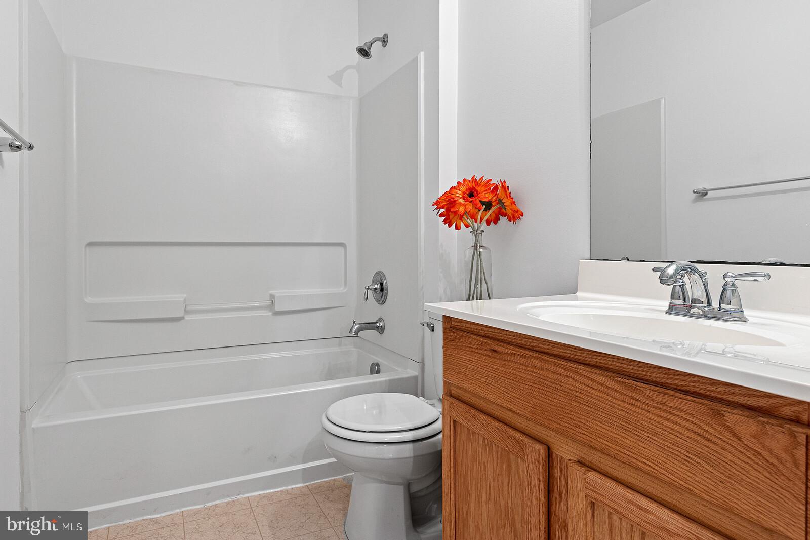 217 Aberdeen Way Townsend, DE 19734 - Photo 21 of 26 Full Hall bath