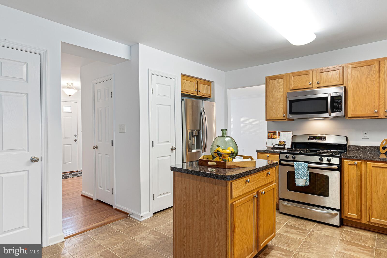 217 Aberdeen Way Townsend, DE 19734 - Photo 6 of 26 Kitchen view 2