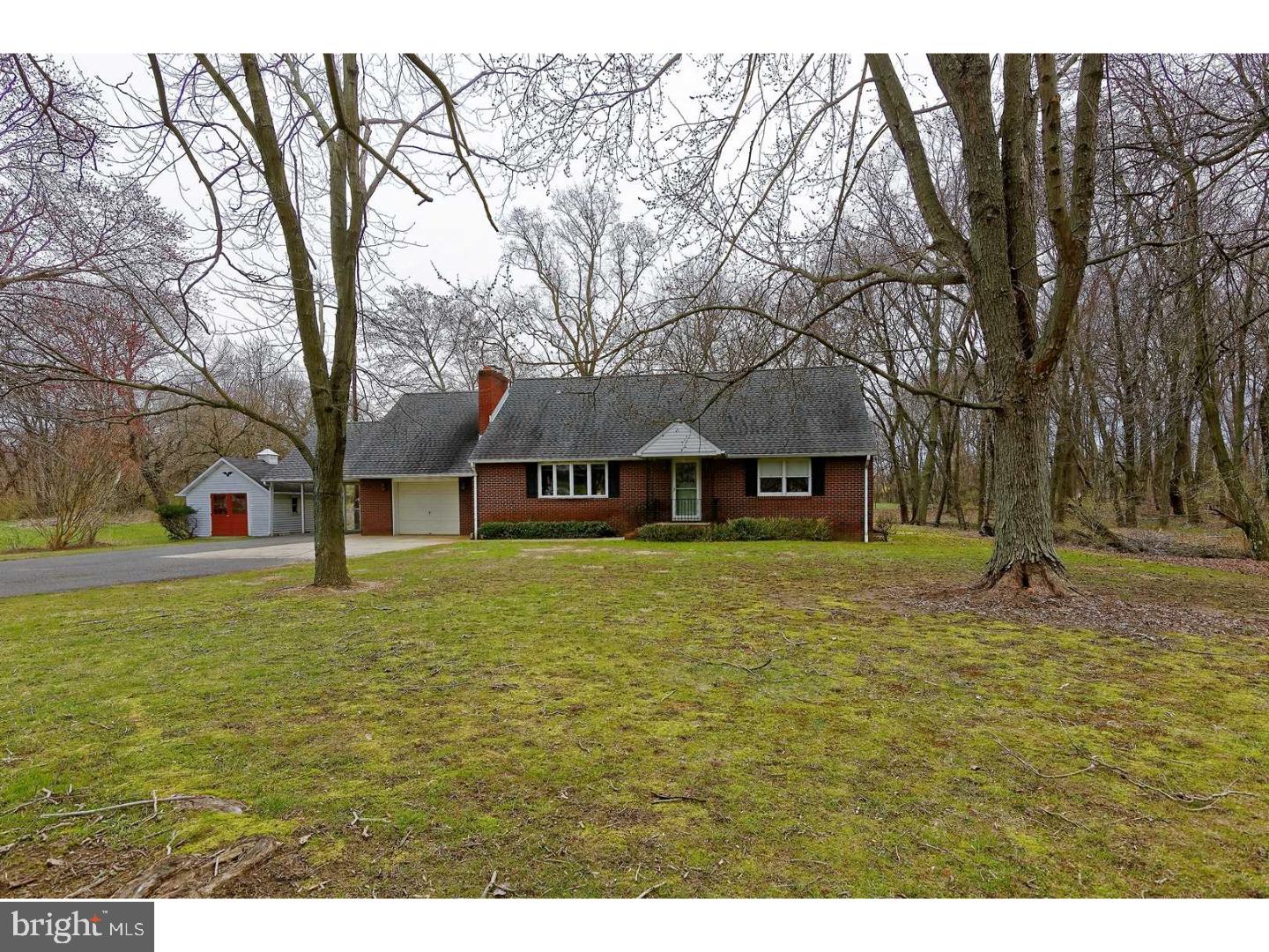 276 East Lake Road Pilesgrove, NJ 08098 - Photo 2 of 25