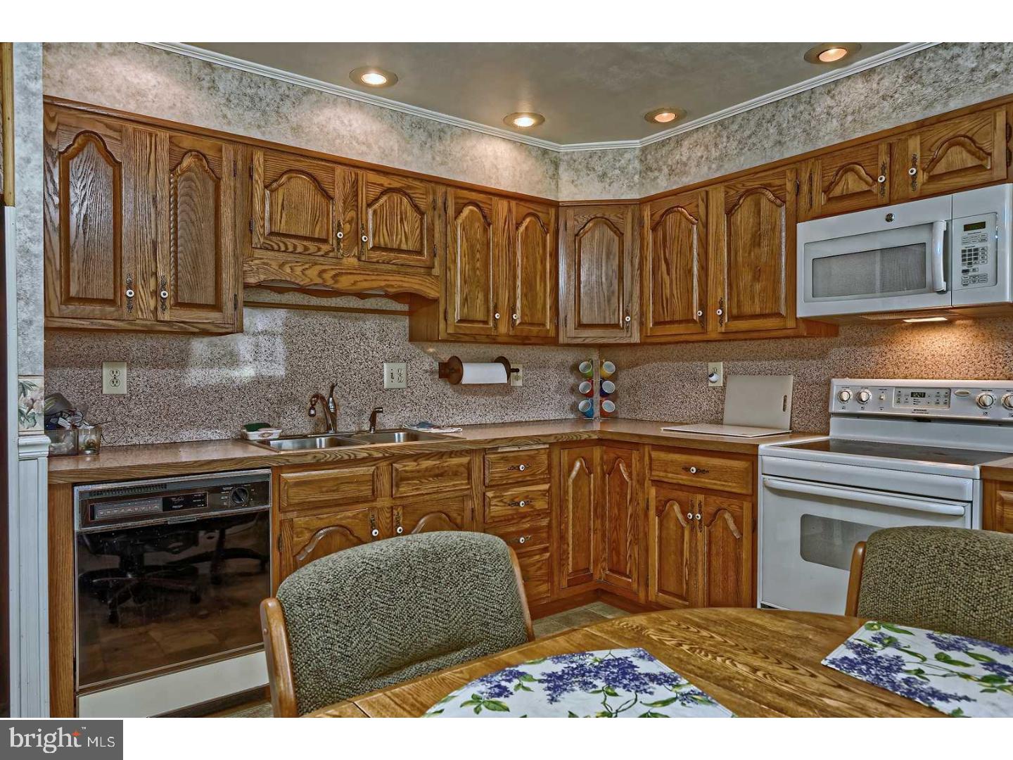 276 East Lake Road Pilesgrove, NJ 08098 - Photo 11 of 25