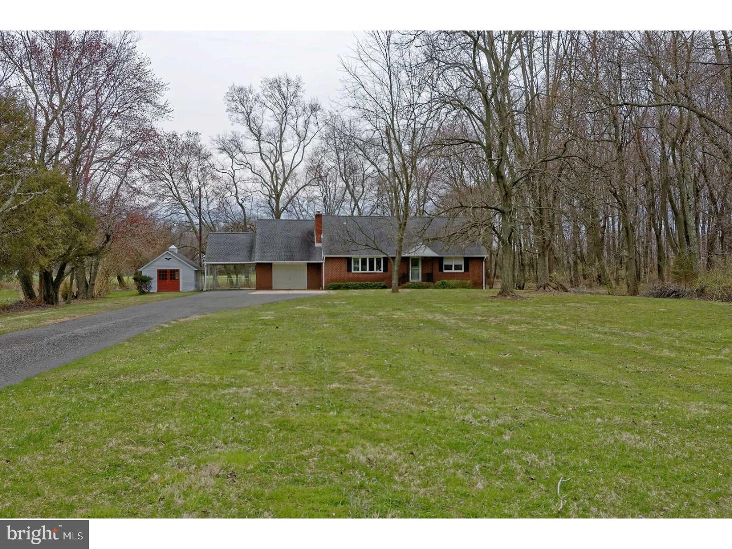 276 East Lake Road Pilesgrove, NJ 08098 - Photo 3 of 25