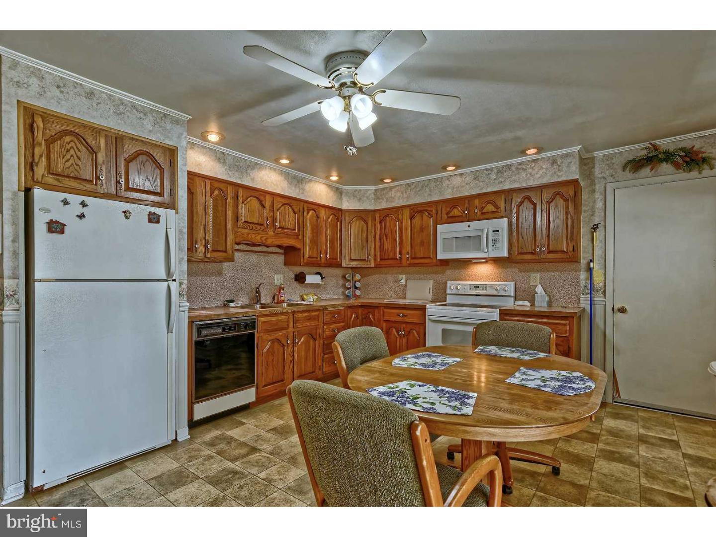 276 East Lake Road Pilesgrove, NJ 08098 - Photo 10 of 25