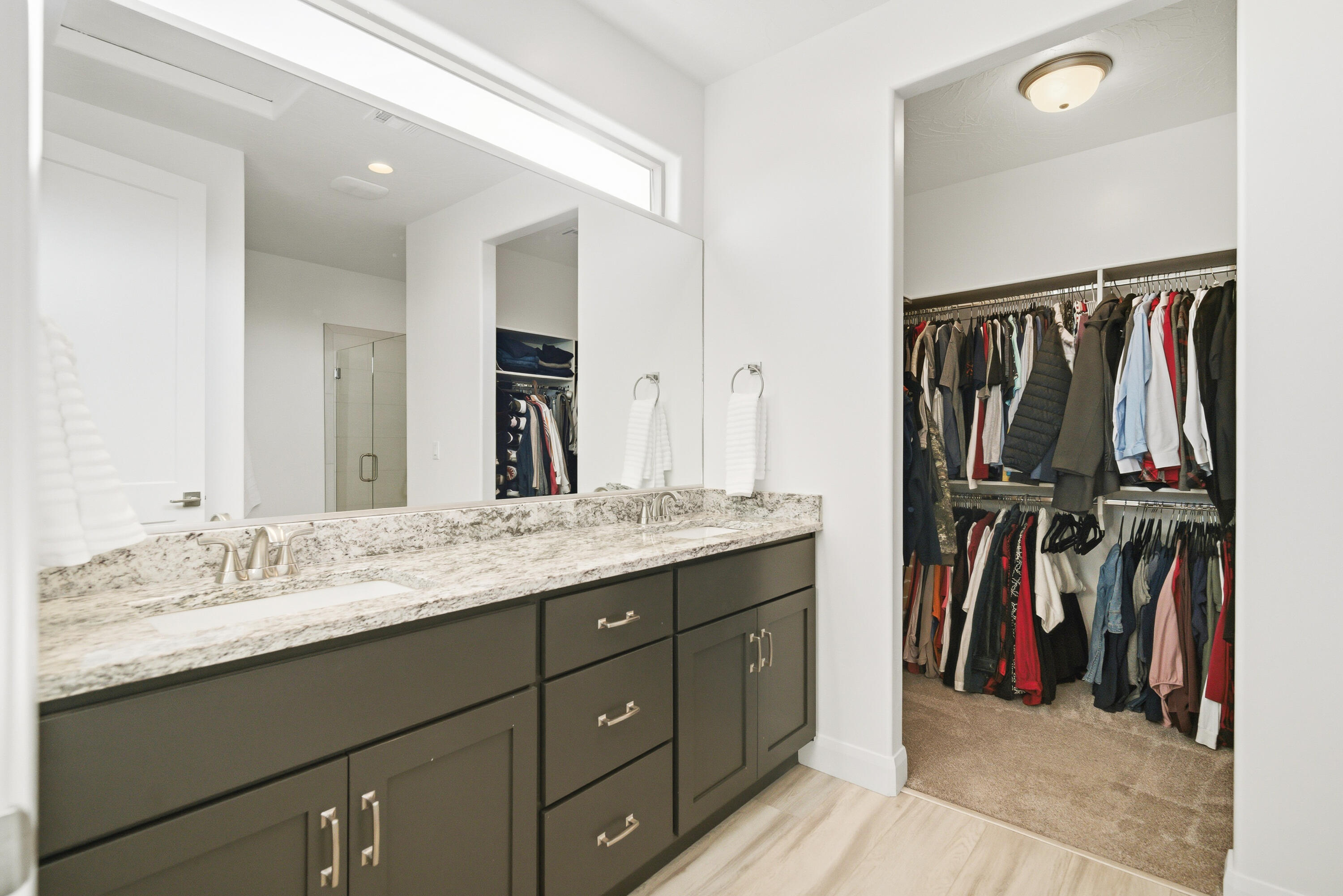 1414 Via Del Sol Washington, UT 84780 - Photo 14 of 37 Owner's Bath