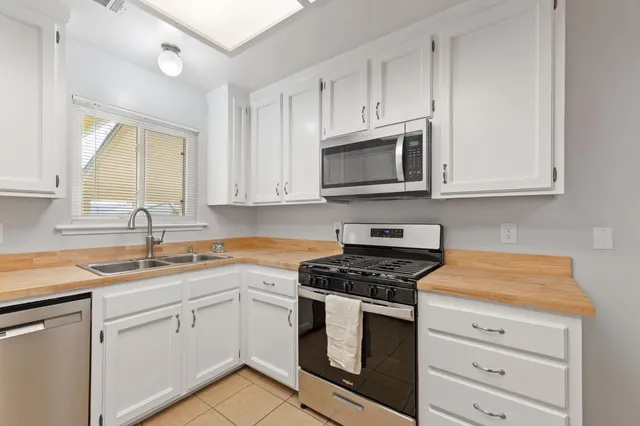 $330,000 | 4142 West Cambridge Avenue, Visalia, CA 93277