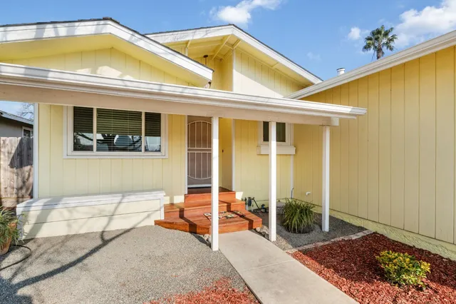 $330,000 | 4142 West Cambridge Avenue, Visalia, CA 93277