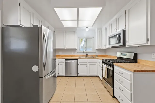 $330,000 | 4142 West Cambridge Avenue, Visalia, CA 93277