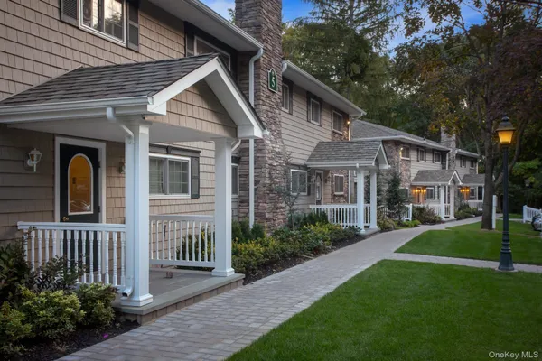 $2,435 | 5-1a Dark Hollow Road, Unit 51A, Port Jefferson, NY 11777