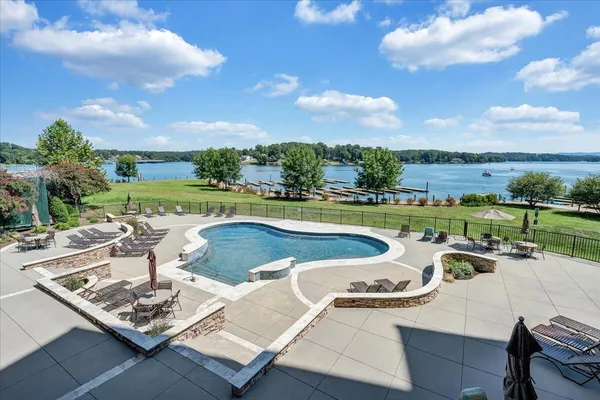 a picture of lake view