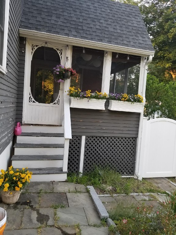 44 Toll Road Salisbury, MA 01952 - Photo 2 of 17 Gallery Image 2