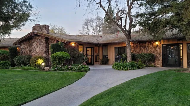 $129,900 | 1001 Sylmar Avenue, Unit 198, Clovis, CA 93619