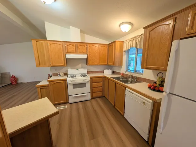 $129,900 | 1001 Sylmar Avenue, Unit 198, Clovis, CA 93619