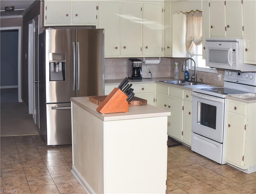 899 Tall Pines Road Lexington, NC 27295 - Photo 5 of 16 Gallery Image 5