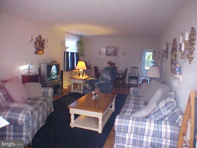 2916 Gladnor Road Pasadena, MD 21122 - Photo 7 of 12 Living Room/Dining Room