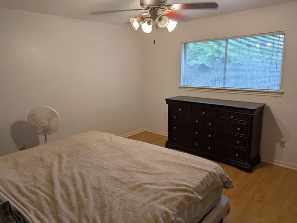 $2,100 | 9830 Thistle Trail Drive, Houston, TX 77070