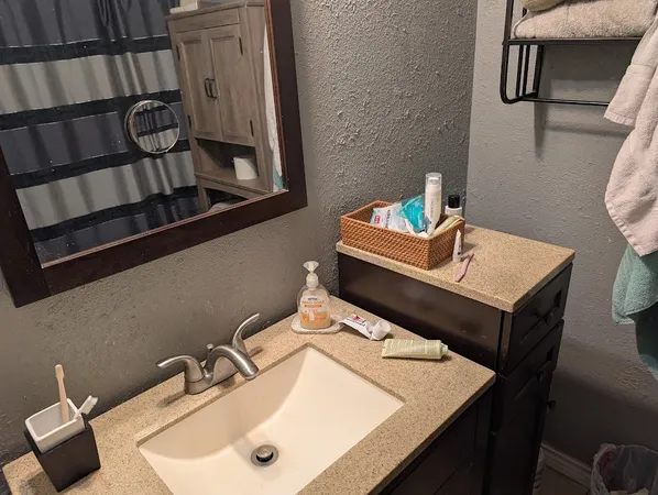 $2,100 | 9830 Thistle Trail Drive, Houston, TX 77070