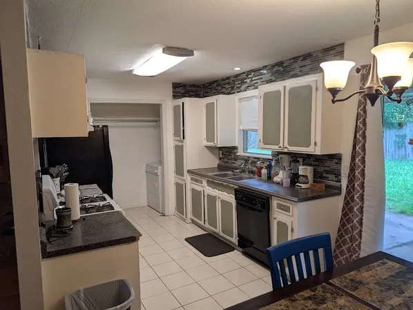 $2,100 | 9830 Thistle Trail Drive, Houston, TX 77070
