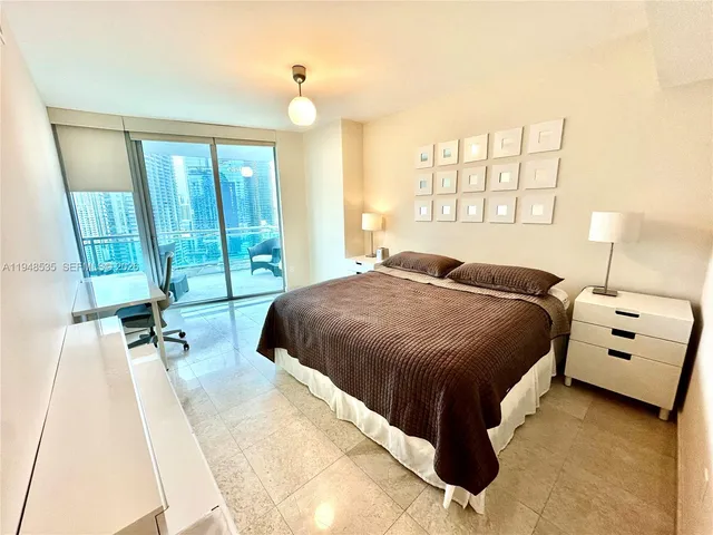 $4,450 | 350 South Miami Avenue, Unit 3302, Miami, FL 33130