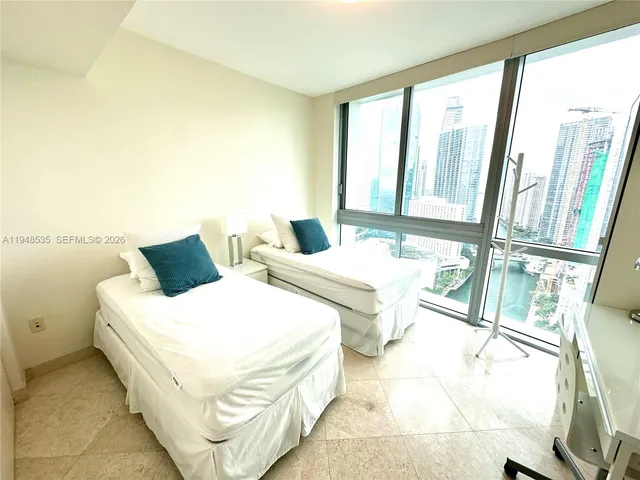 $4,450 | 350 South Miami Avenue, Unit 3302, Miami, FL 33130